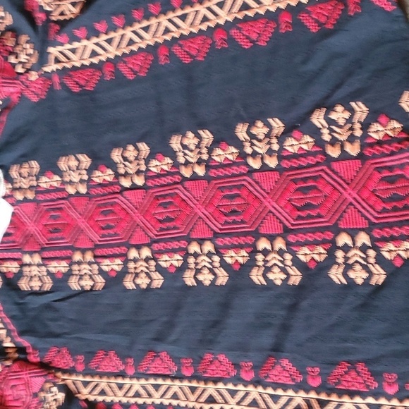 Savanna Jane Embroidered Short Sleeve Sz. S Blouse Tunic NWT - Picture 6 of 13